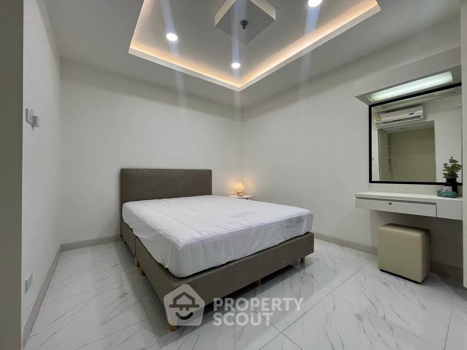 picture Well-Priced 2-BR Condo 71 Sqm, River Heaven Chareonkrung, Bangkok (ID 3087683) - 10/10