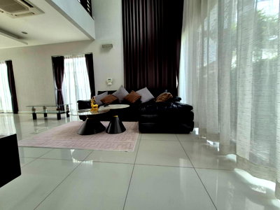 Houses for rent Raffles International College : Luxury Home Baan Lumpini Suanluang Rama9