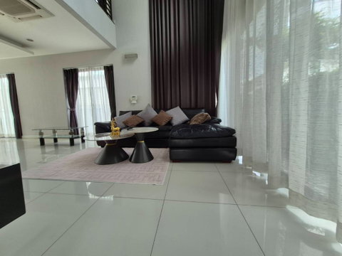 Luxury Home Baan Lumpini Suanluang Rama9