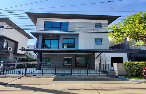 ขายบ้านแฝด โครงการ บ้านกลางเมือง พระราม 2 3 ชั้น 3 ห้องนอน 4 ห้องน้ำ