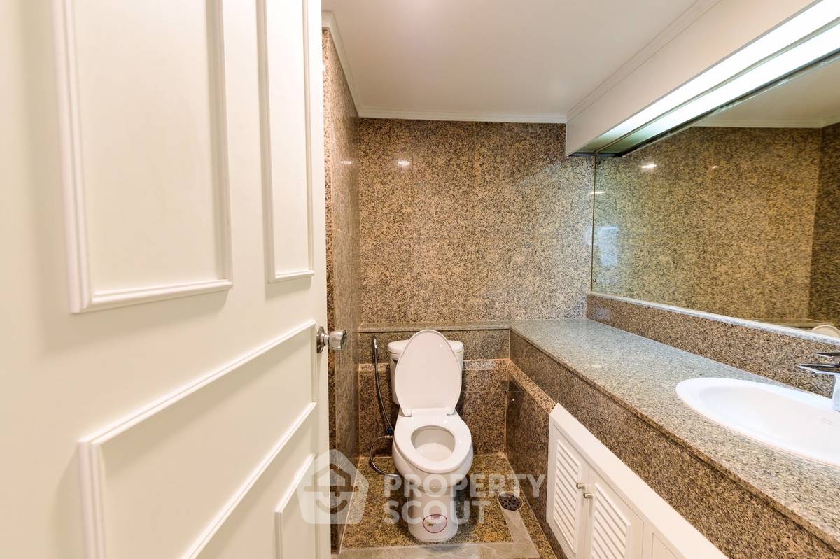 picture 3-BR Condo At Baan Suanpetch, 200m To BTS Phrom Phong (ID 3086015) - 24/25