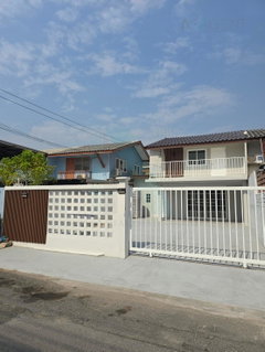 ขายทาวน์เฮาส์ โครงการ หมู่บ้านปิ่นเจริญ 3 2 ชั้น 2 ห้องนอน 2 ห้องน้ำ