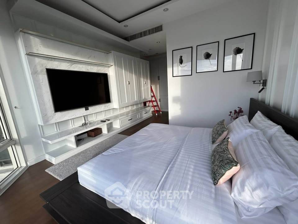 picture 2-BR 112 Sqm Condo In Royce Private Residences, MRT Sukhumvit (ID 3091617) - 1/6