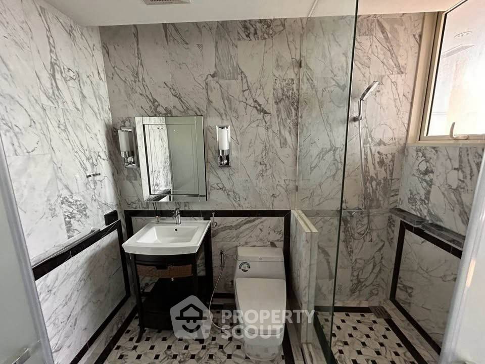 picture 2-BR Condo For Rent, Royce Private Residences, MRT Sukhumvit (ID 3090796) - 5/9