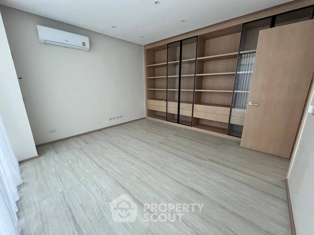 รูป บ้าน 4 ห้องนอน รองรับสัตว์เลี้ยง 460 ตร.ม. ใกล้ BTS พรอมพงษ์ (ID 1402794) - รูปที่ 8/13