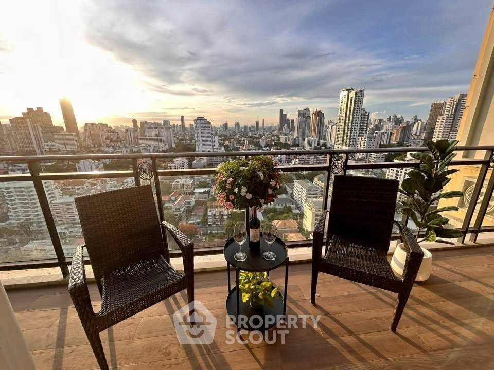 picture 2-BR Condo For Rent, Royce Private Residences, MRT Sukhumvit (ID 3090796) - 4/9