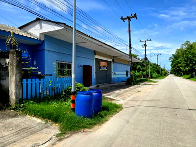 Houses for sale : 🏡 Spacious Single-Storey Home+Warehouse on a Big Corner Plot — Heart of Mueang Rayong