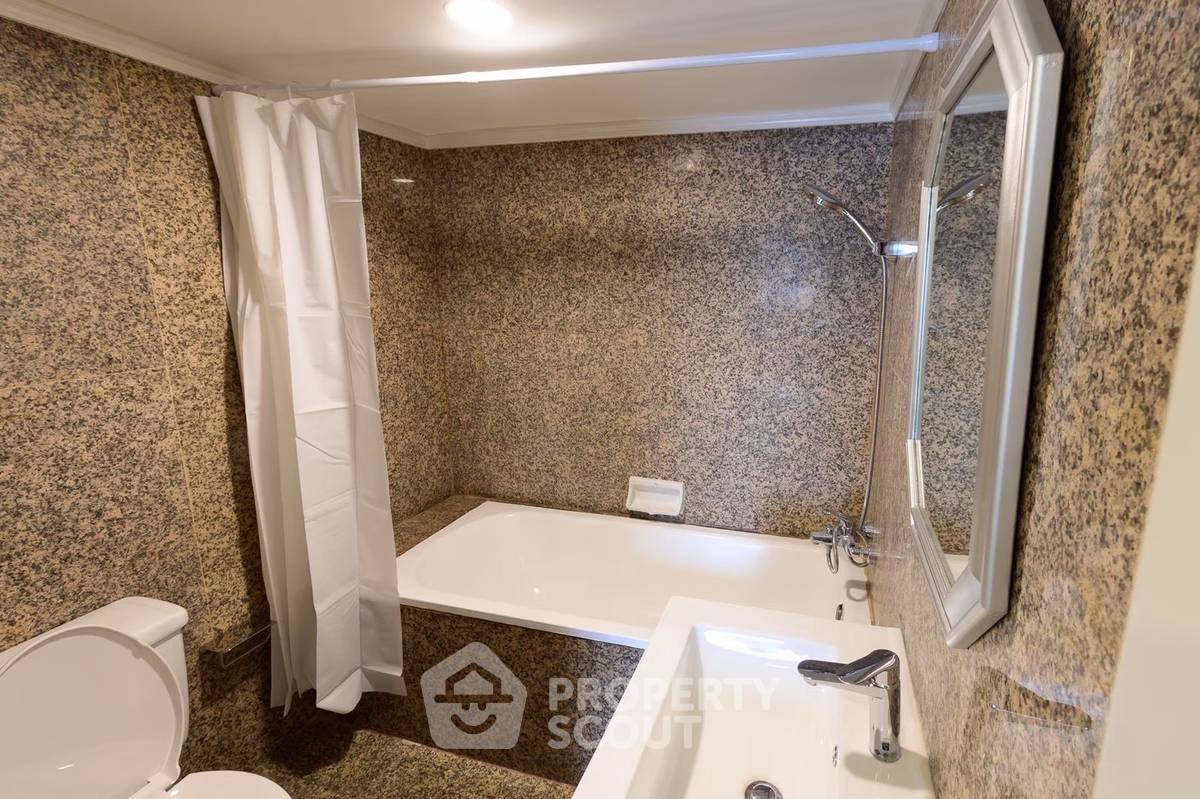 picture 3-BR Condo At Baan Suanpetch, 200m To BTS Phrom Phong (ID 3086015) - 16/25