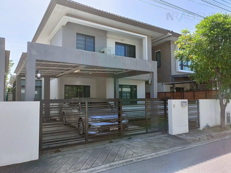 ขายบ้านเดี่ยว : ขายบ้านแฝด โครงการ อารียา โคโม่ บางนา-วงแหวนฯ 2 ชั้น 3 ห้องนอน 3 ห้องน้ำ