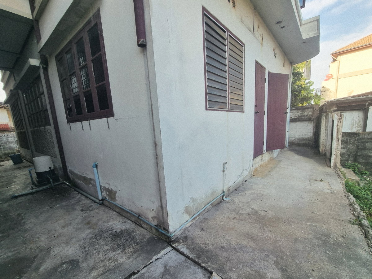 รูป 🏡 บ้านเดี่ยวใกล้เดอะมอลล์บางแค รื้อภายในแล้ว พร้อมรีโนเวทตามสไตล์ที่คุณต้องการ 📍ซอยศาลธนบุรี 35 | ราคาเพียง 4.99 ล้านบาท - รูปที่ 15/20