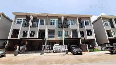ขายทาวน์เฮาส์ โครงการ ซิกเนเจอร์ รามอินทรา 3 ชั้น 3 ห้องนอน 3 ห้องน้ำ