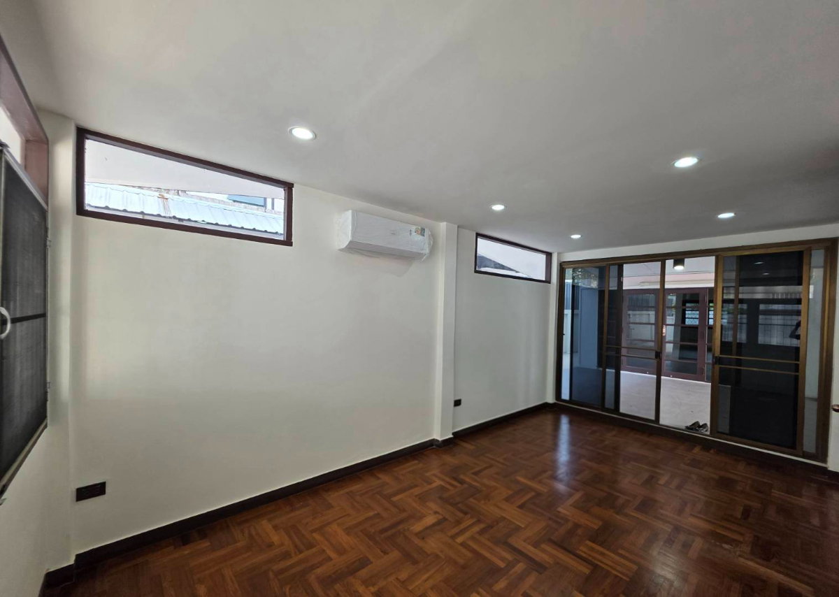 picture For Rent Home Office 3separate buildings Near BTS Bearing Only800m. - 25/36
