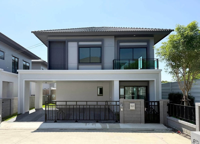 บ้านเดี่ยวให้เช่า : ให้เช่าบ้านเดี่ยว 2 ชั้น บริทาเนีย บางนา - ศรีวารี 4 ห้องนอน 4 ห้องน้ำ เฟอร์นิเจอร์ครบ พร้อมเข้าอยู่