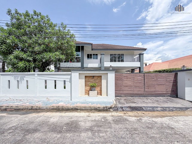 picture Urgent Sale – 2-Storey Detached House at Rock Garden Place Land Area: 107 sq.w. | Usable Area: 490 sq.m. | 5 Bedrooms | 5 Bathrooms - 16/36