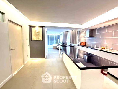 Condos for rent 700 Year Sports Arena Chiang Mai : 3-BR 119 Sqm Condo At Vieng Ping Mansion Near Chiang Mai University (ID 3093246)