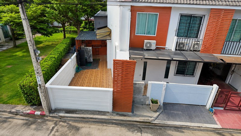 รูป รีโนเวทใหม่ พร้อมเฟอร์ฯ เดอะคริสตัล เอกมัย-รามอินทรา 900 ม. 28 ตร.ว.224 ตร.ม. ใกล้วัดลาดปลาเค้า 700 ม. ทาวน์โฮม 2 ชั้น หลังมุม 3นอน 2 น้ำ - รูปที่ 1/8