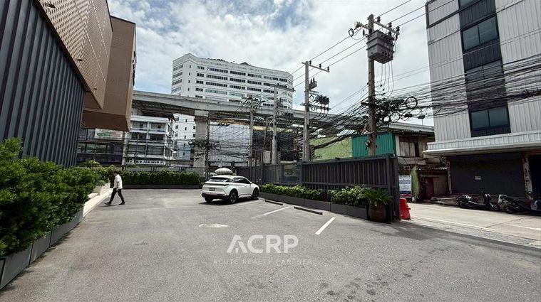 Land for sale, 303 sq wah, Huai Khwang