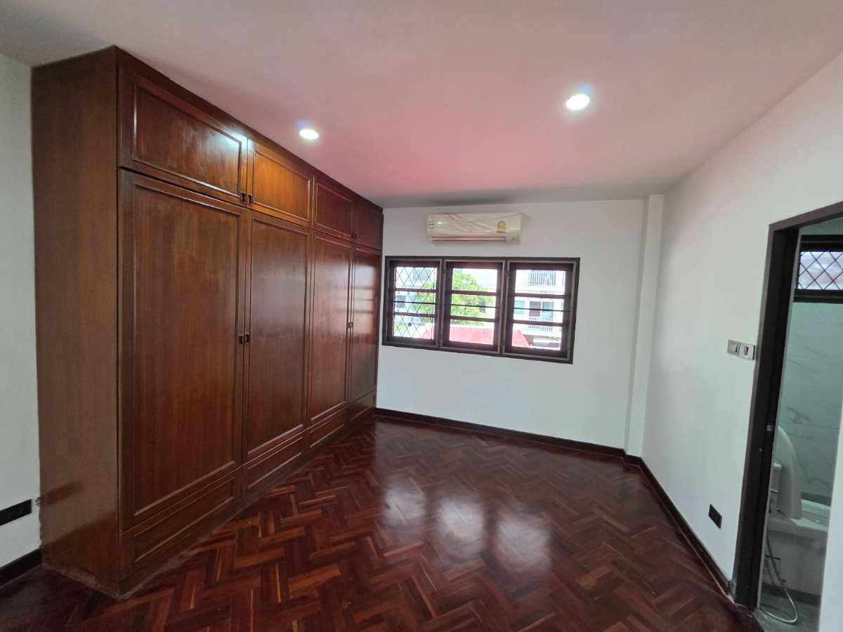 picture For Rent Home Office 3separate buildings Near BTS Bearing Only800m. - 20/36