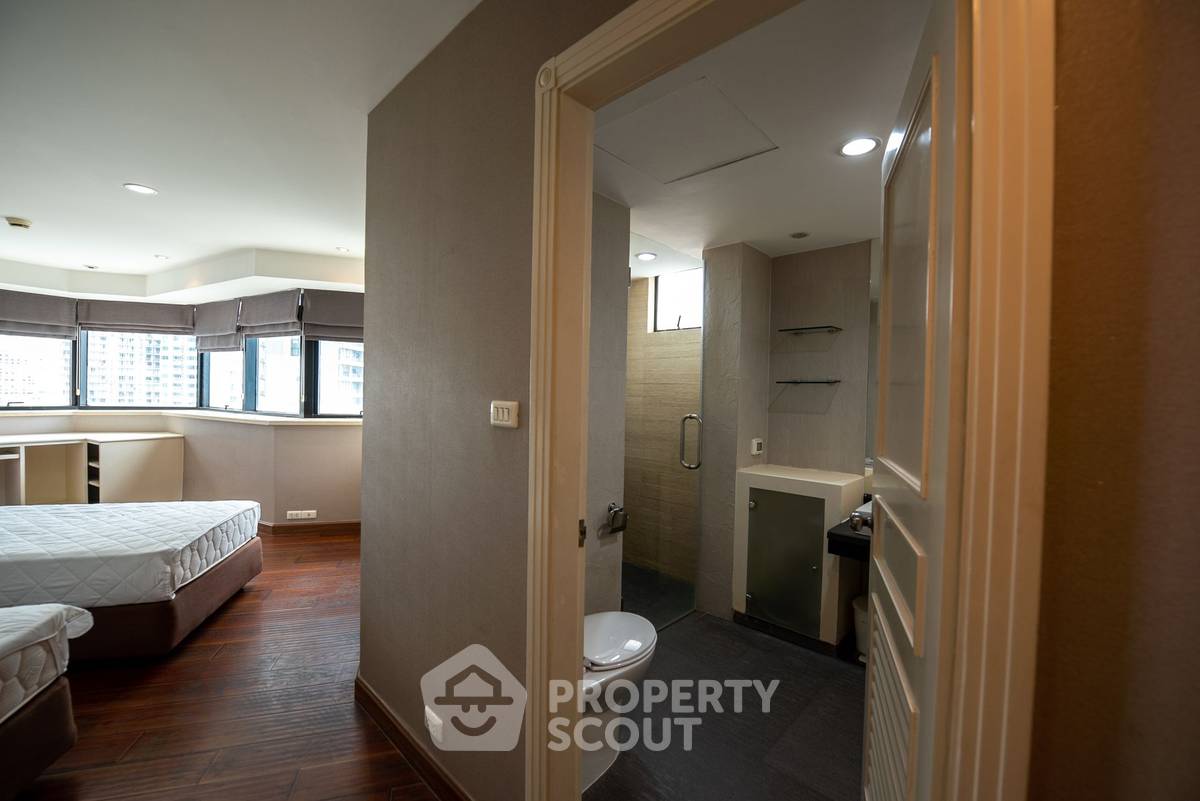 picture 3-BR 265 Sqm On 19th Floor, President Park Condominium, MRT Queen Sirikit (ID 1165113) - 27/30