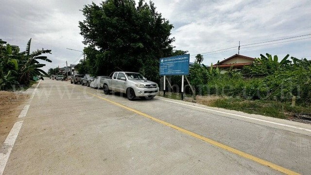 รูป ที่ดินเปล่า ใกล้วัดท่าไม้ ติดถนนคอนกรีต แปลงมุม  - รูปที่ 4/12