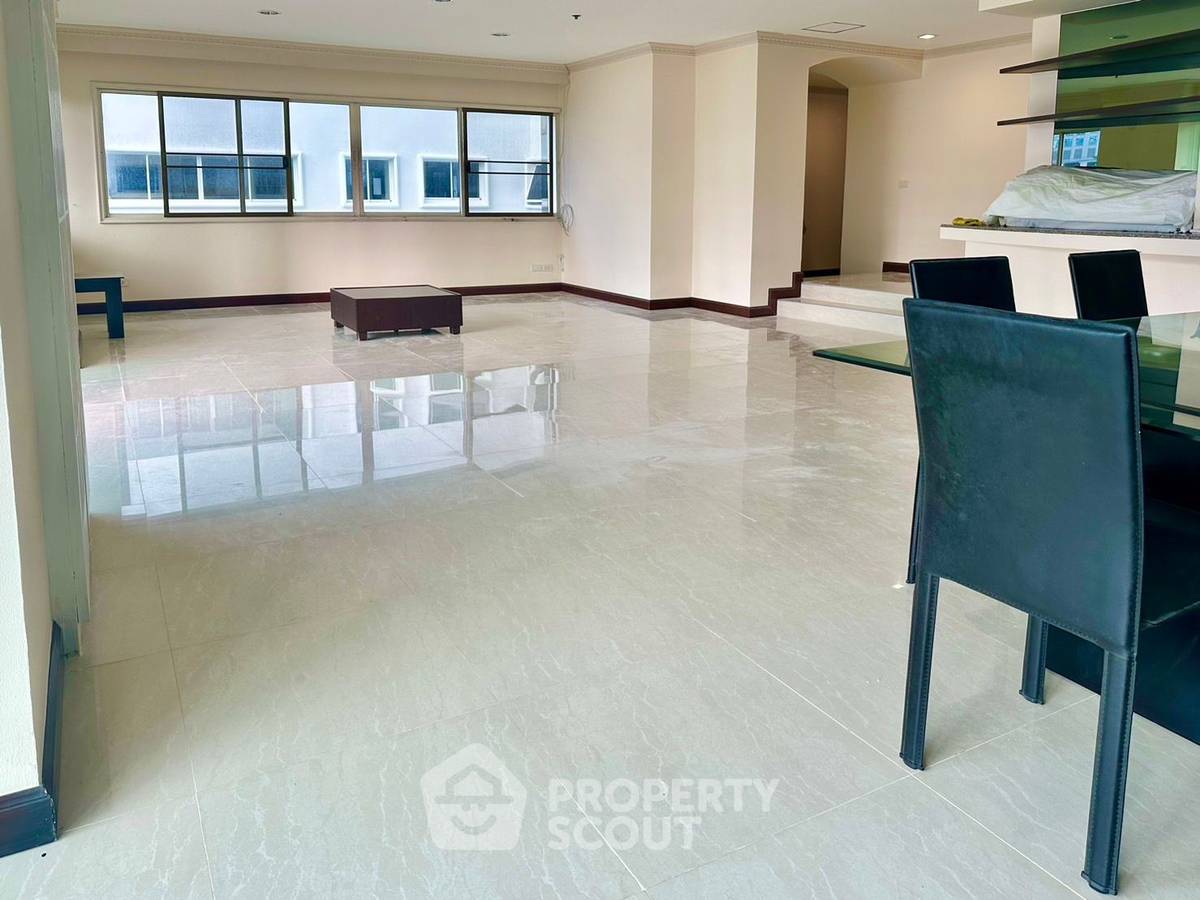 picture 3-BR Condo For Rent In 33 Tower, 6th Floor • BTS Phrom Phong (ID 513140) - 2/12