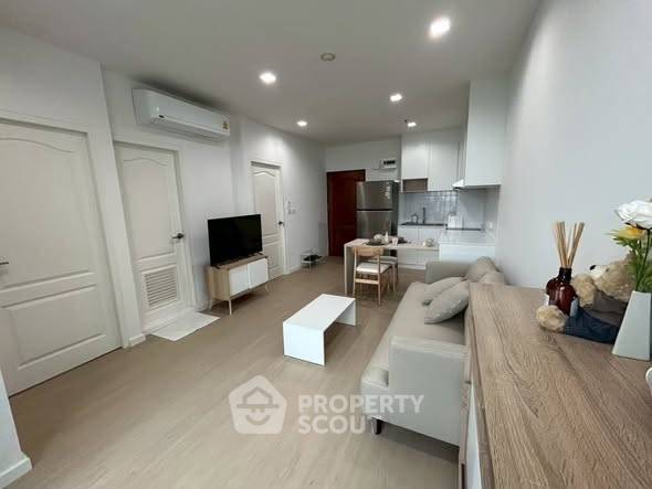 picture 36th-Floor 2-BR 54 Sqm At Sathorn House Condo, 90m to BTS Surasak (ID 3091361) - 2/9