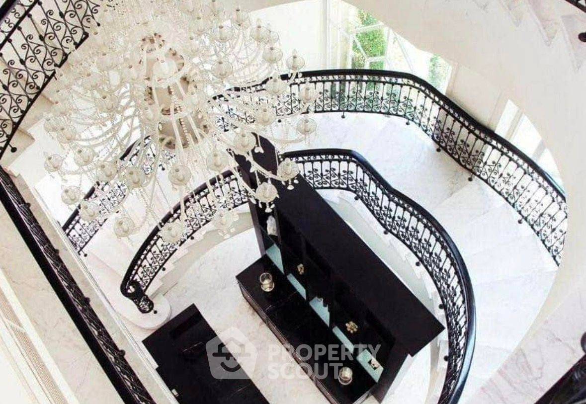 picture 2-BR Condo Royce Private Residences near MRT Sukhumvit, 112 Sqm (ID 3087452) - 9/10