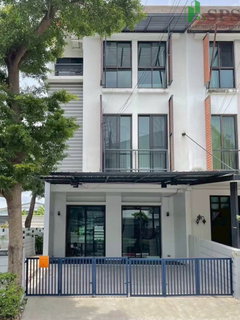 รูปภาพ 3-Storey Corner Townhome for Rent | Areeya Mandarina Sukhumvit 77 Onnut (SPSMG47)