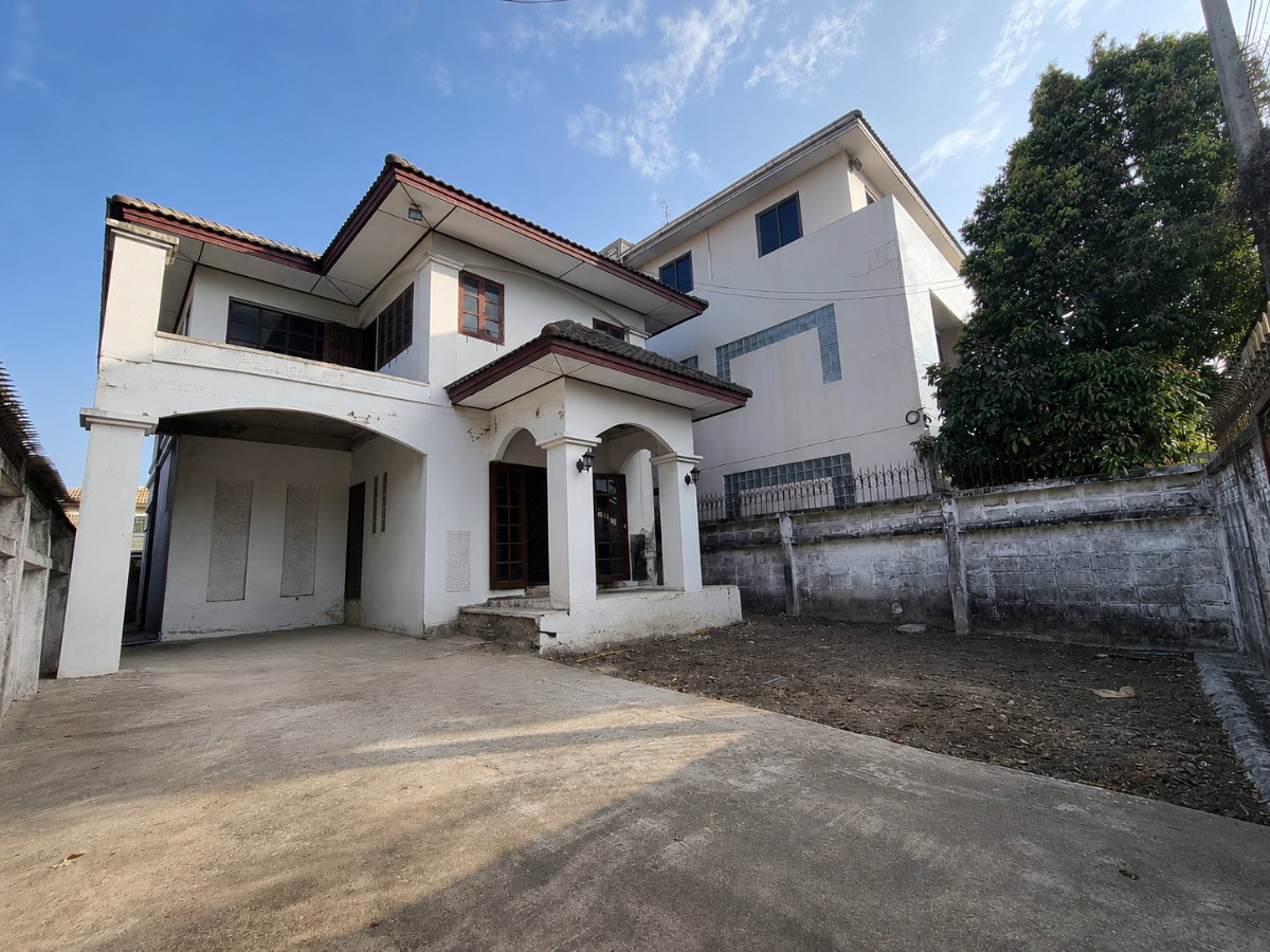 รูป 🏡 บ้านเดี่ยวใกล้เดอะมอลล์บางแค รื้อภายในแล้ว พร้อมรีโนเวทตามสไตล์ที่คุณต้องการ 📍ซอยศาลธนบุรี 35 | ราคาเพียง 4.99 ล้านบาท - รูปที่ 3/20