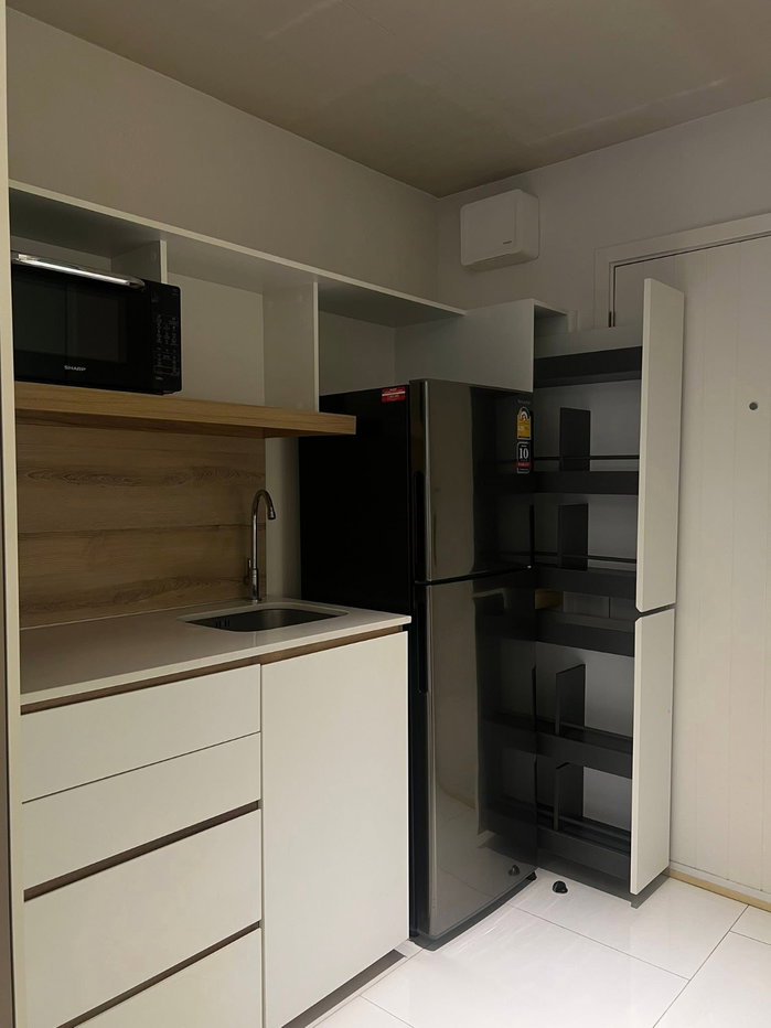 picture 🔥 For Sale: Triple Y Residence Samyan | 🚆 Direct Access to MRT Sam Yan - 5/10