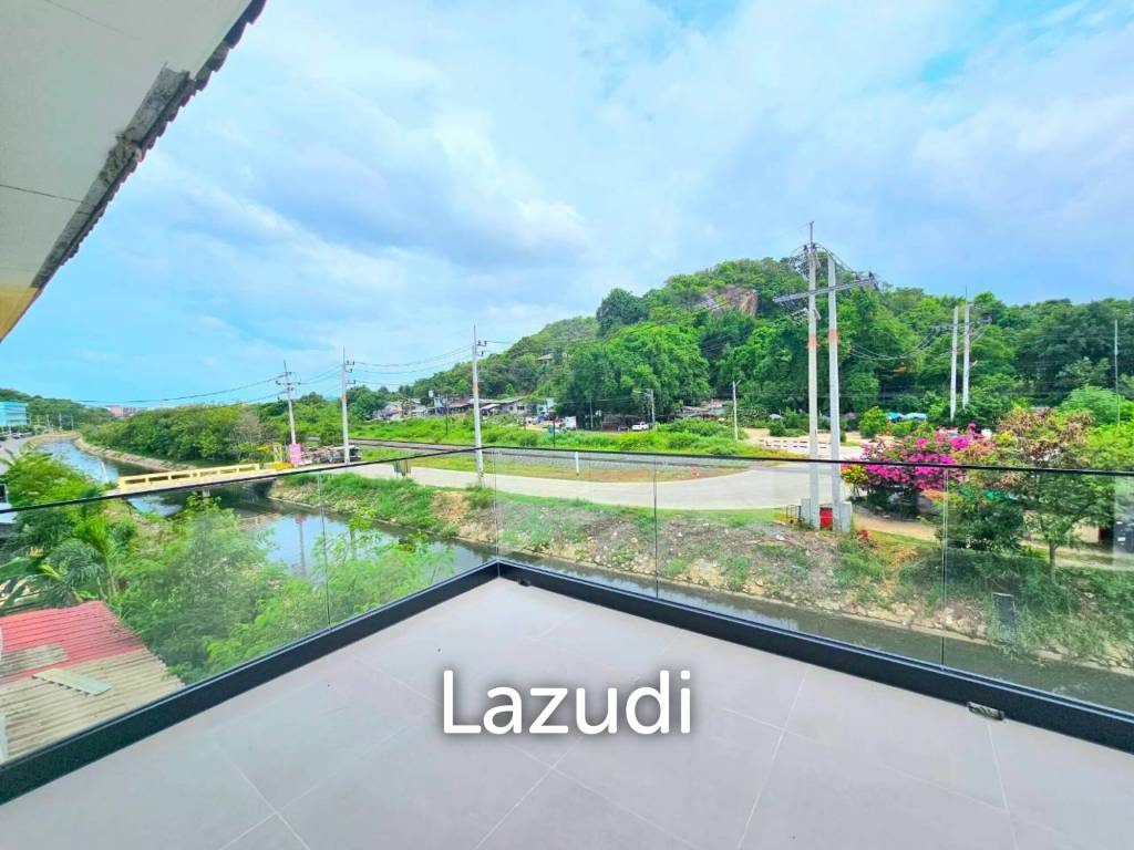 รูป RENOVATED 3 STOREY TOWNHOUSE NEAR TAKIAB BEACH - รูปที่ 31/44