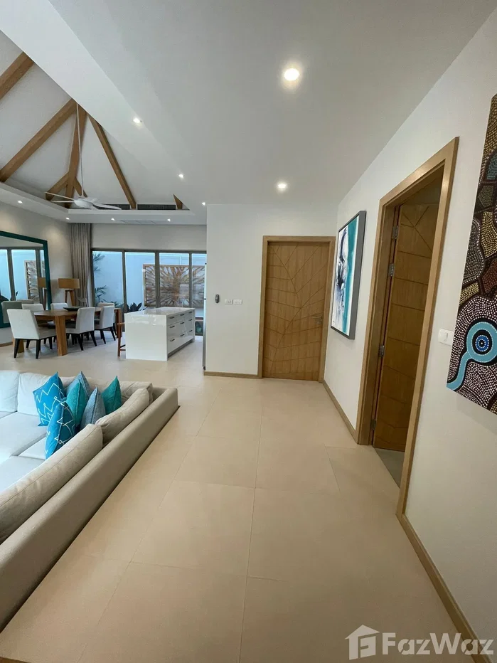 picture Tropical Luxury, Redefined. 6588653 - 7/22