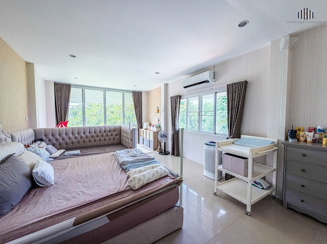 picture Urgent Sale – 2-Storey Detached House at Rock Garden Place Land Area: 107 sq.w. | Usable Area: 490 sq.m. | 5 Bedrooms | 5 Bathrooms - 25/36