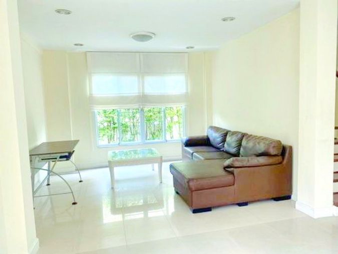3-bed house for rent, 165 sqm, 61 sq wah, Lat Krabang