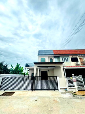 Townhouses for sale Nonthaburi : Townhouse for sale at Buathong 4, 36 sq.wah, 3 bedrooms, 3 bathrooms, renovated and ready to move in