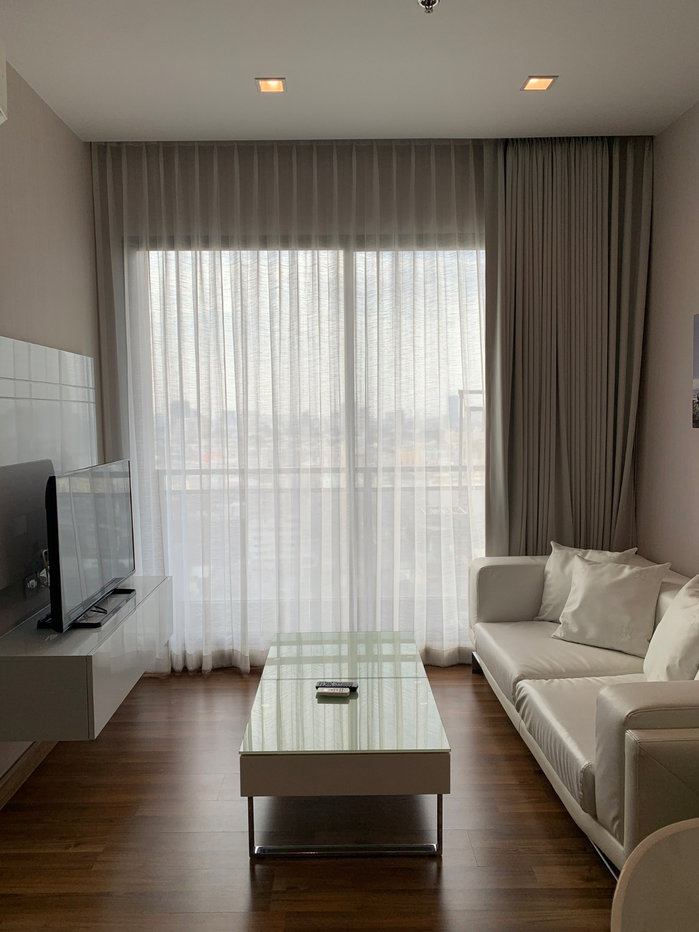 รูป Available for rent! Ivy Ampio. A Spacious 1 Bedroom with 45sqm. High floor with best Ratchada View. 0 Meter to the Station. Ready to move in. - รูปที่ 2/8