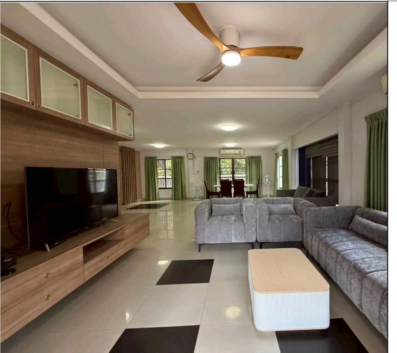 รูป ให้เช่าบ้านเดี่ยวหลังใหญ่ ม.คันทรีโฮม2 ใกล้ เจ ปาร์ค ศรีราชา - รูปที่ 3/12