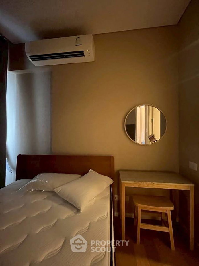 picture High-Floor 1-BR 30 Sqm At The Saint Residences, MRT Phahon Yothin 100m (ID 3093000) - 2/6