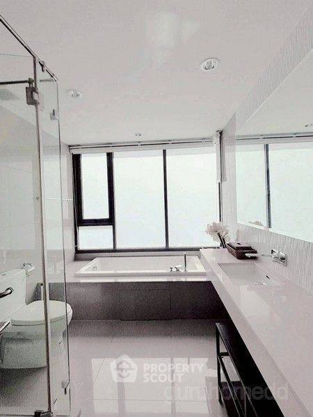 picture 2-BR Condo At Rhythm Sukhumvit 42, High-Floor 23, 200m To BTS Ekkamai (ID 3074322) - 4/7