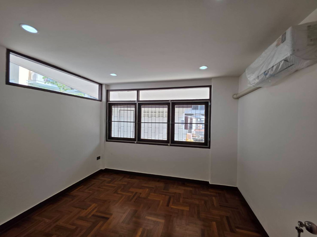 picture For Rent Home Office 3separate buildings Near BTS Bearing Only800m. - 32/36
