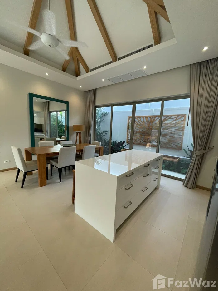 picture Tropical Luxury, Redefined. 6588653 - 8/22
