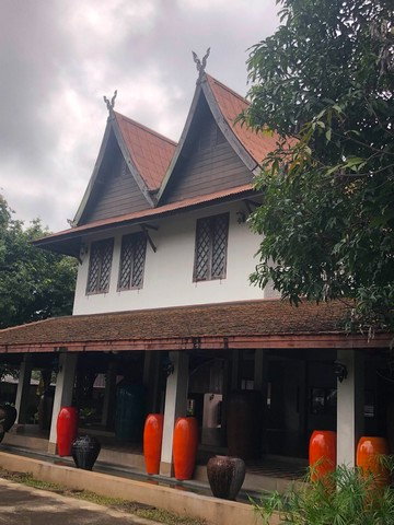 รูป ขายที่ดินพร้อมบ้านเรือนไทย หางดง เชียงใหม่ 6 ไร่ ติดถนนไฮเวย์2001 ห่างจากศูนย์ราชการ 900 เมตร - รูปที่ 2/8