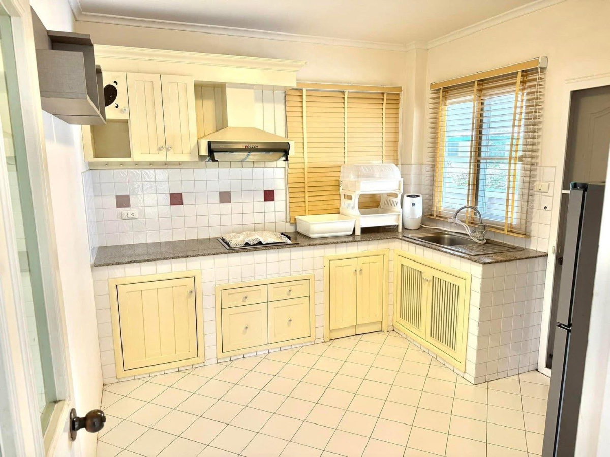 รูป 🏡 ให้เช่าบ้านเดี่ยว ในโครงการคุณภาพ เดินทางสะดวก ติดถนนวงแหวนรอบ 2 ใกล้โรงเรียนนานาชาติ พร้อมเฟอร์นิเจอร์ครบชุด ทำเลดีมาก เดินทางสะดว - รูปที่ 13/14
