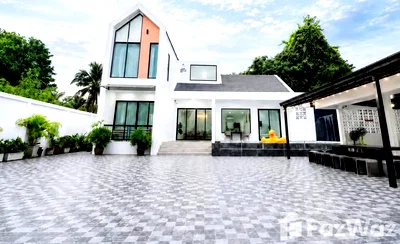 Houses for sale Bang Lamung Chonburi : 5 Bedroom Villa for sale in Huai Yai, Chon Buri  6588115