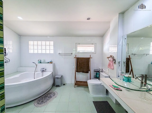 picture Urgent Sale – 2-Storey Detached House at Rock Garden Place Land Area: 107 sq.w. | Usable Area: 490 sq.m. | 5 Bedrooms | 5 Bathrooms - 36/36