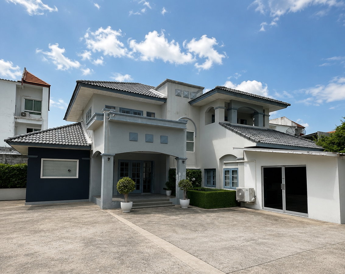 รูป 🏡✨ ให้เช่าบ้านเดี่ยว/โฮมออฟฟิศ 2 ชั้น พร้อมลานจอดรถขนาดใหญ่ 📍 ทำเลศักยภาพ ซอยลาดพร้าว 87 ใกล้เลียบด่วนรามอินทรา - รูปที่ 1/17