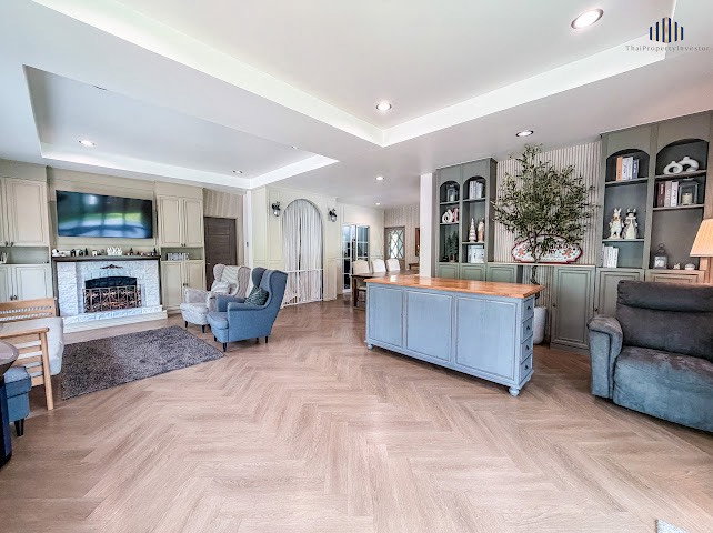 picture Urgent Sale – 2-Storey Detached House at Rock Garden Place Land Area: 107 sq.w. | Usable Area: 490 sq.m. | 5 Bedrooms | 5 Bathrooms - 1/36