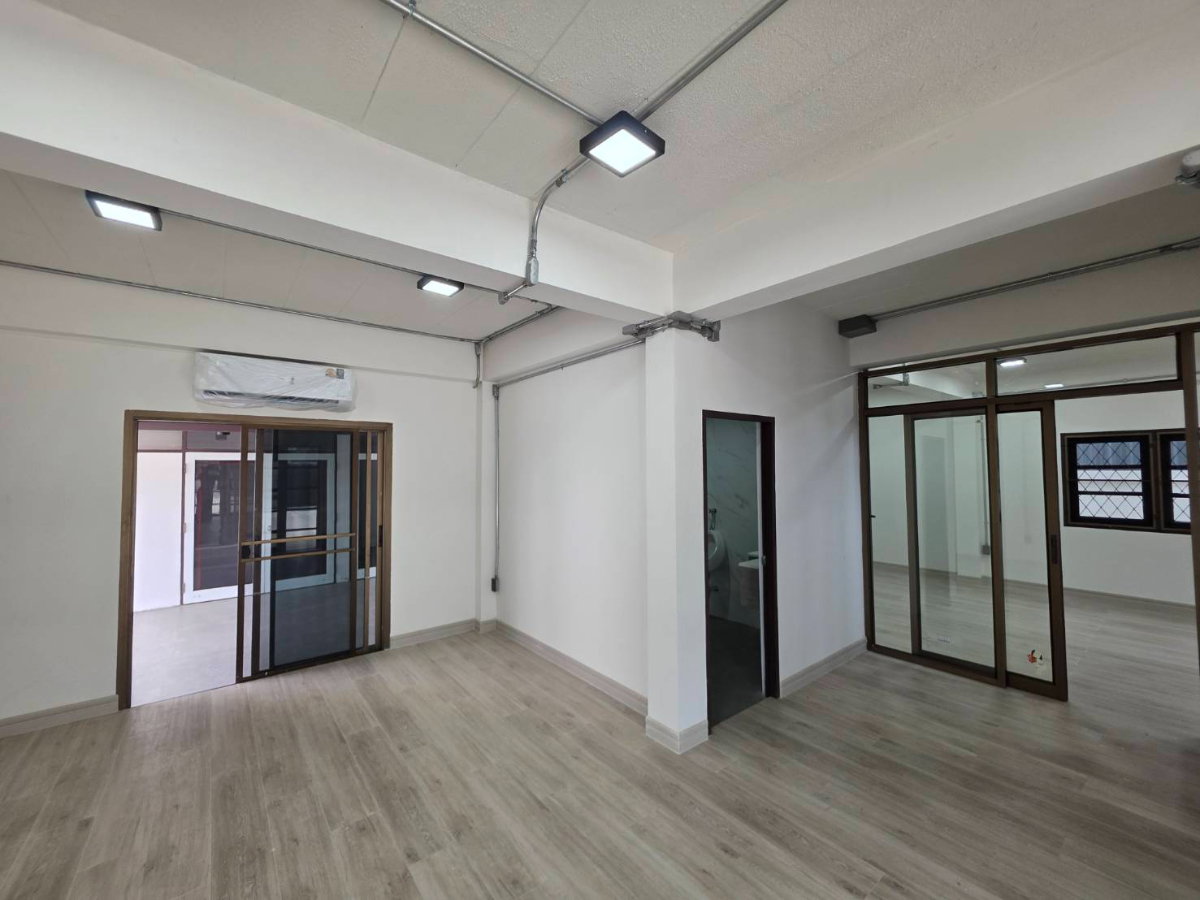 picture For Rent Home Office 3separate buildings Near BTS Bearing Only800m. - 11/36
