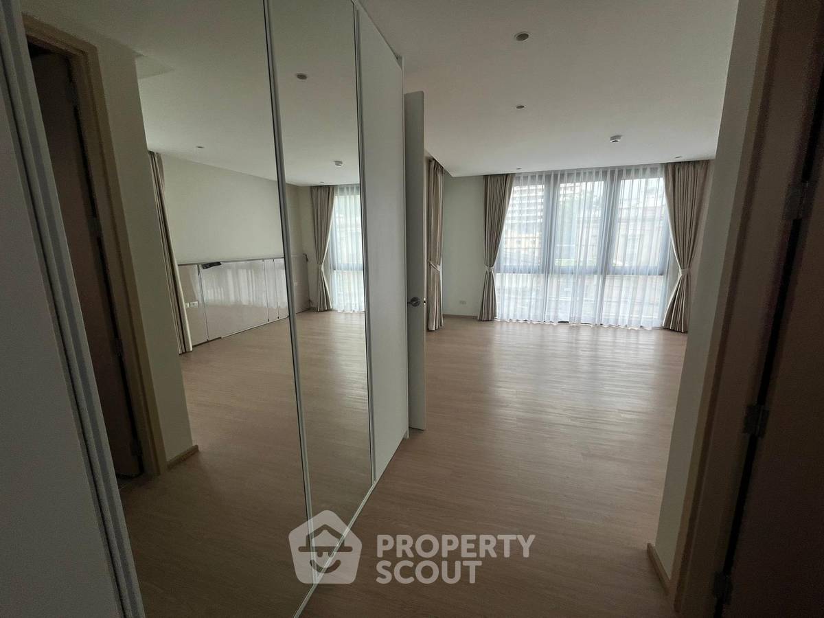 รูป บ้าน 4 ห้องนอน รองรับสัตว์เลี้ยง 460 ตร.ม. ใกล้ BTS พรอมพงษ์ (ID 1402794) - รูปที่ 3/13