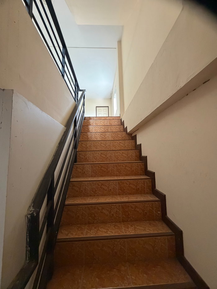 picture ð Freehold 3-Storey Townhome in the Heart of Sriracha â EEC's Rising Star - 7/13